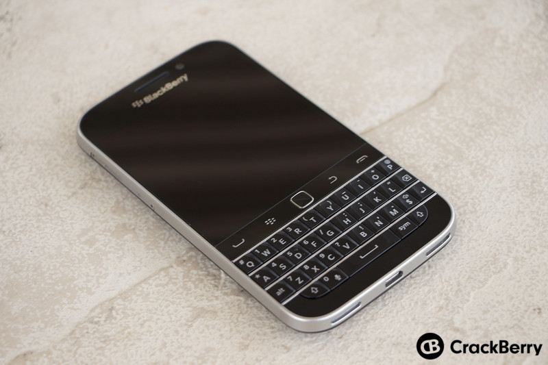 BlackBerry-Classic-Device-Left-Angle
