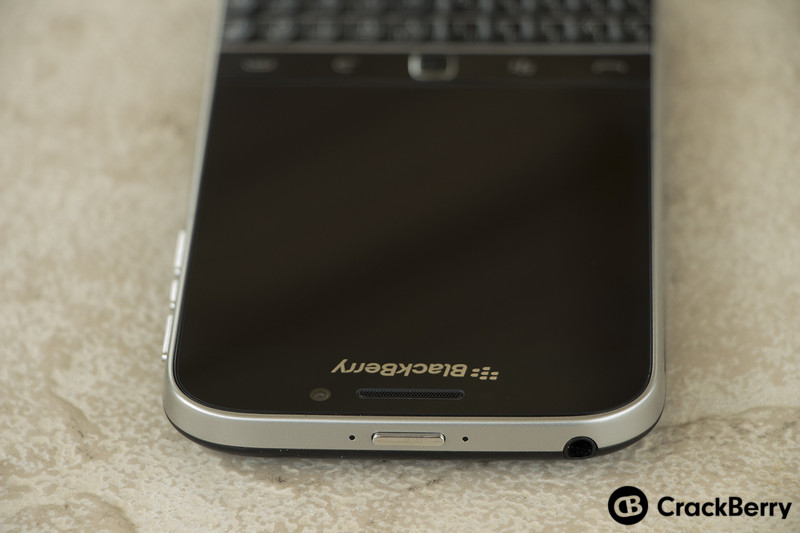 BlackBerry-Classic-Device-Top-Power-Button