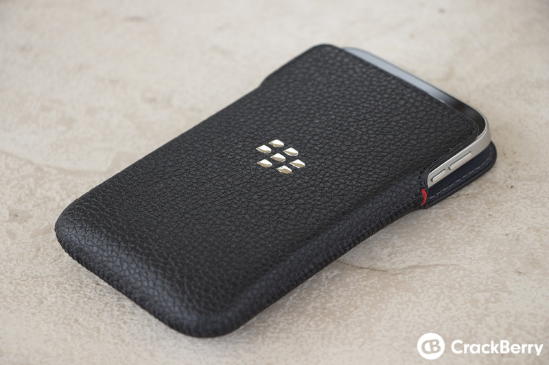 BlackBerry-Classic-In-Leather-Pouch-Right